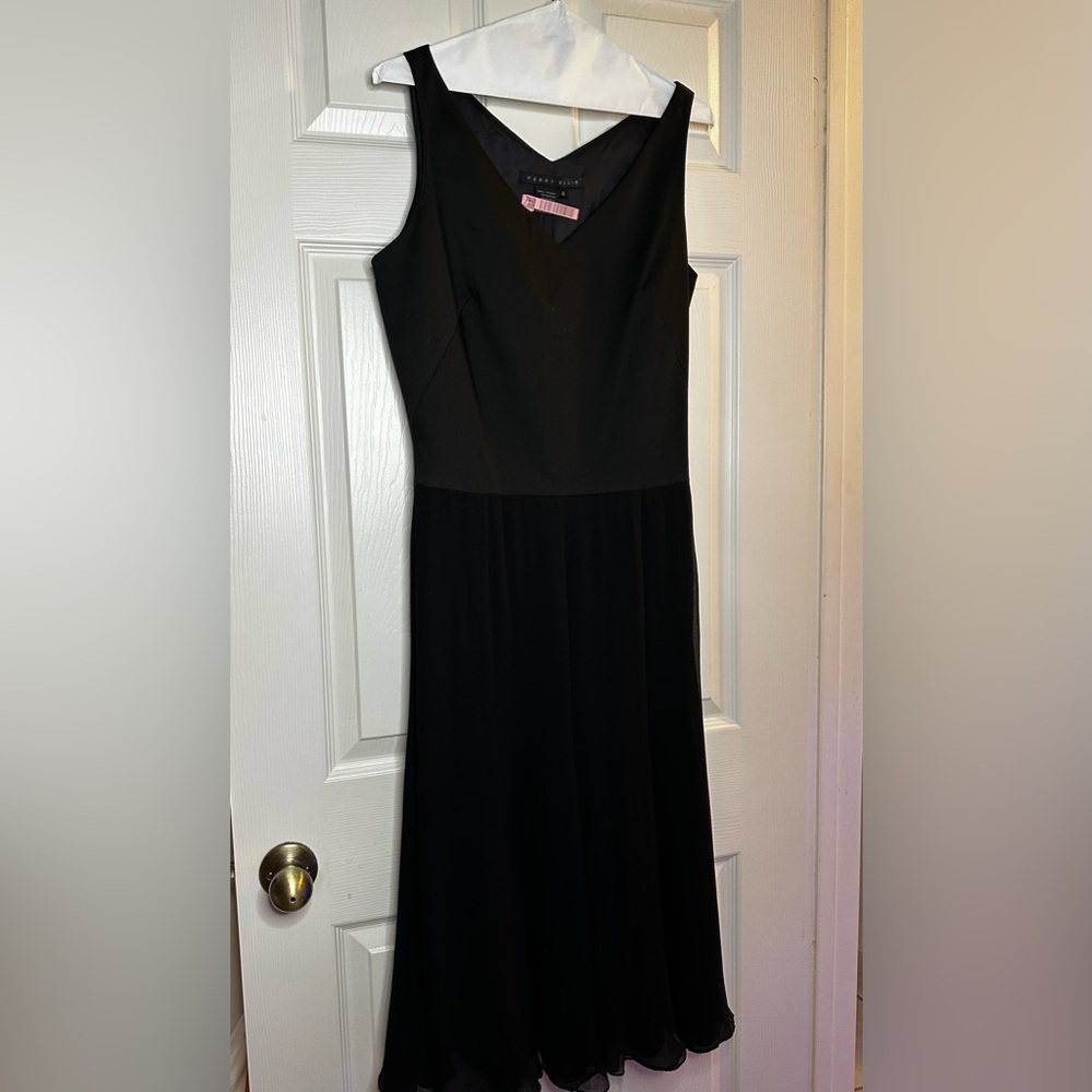 #65 Perry Ellis Shell Elegant Black Sleeveless Dress
